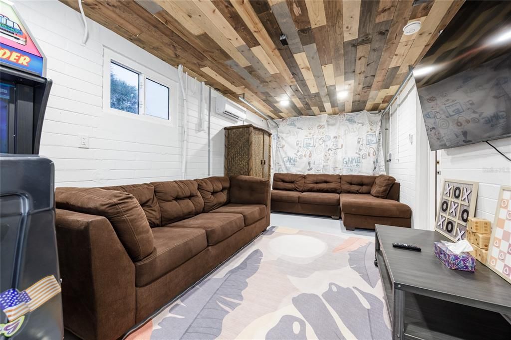 En Venta: $847,000 (3 camas, 2 baños, 1218 Pies cuadrados)