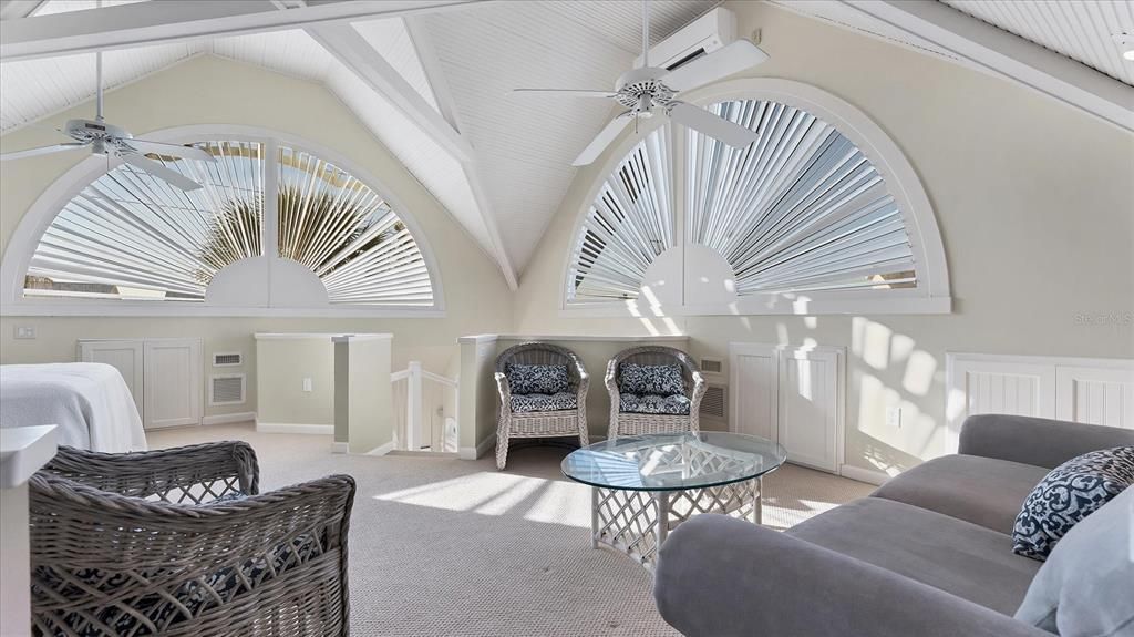 待售: $2,995,000 (4 贝兹, 4 浴室, 2987 平方英尺)