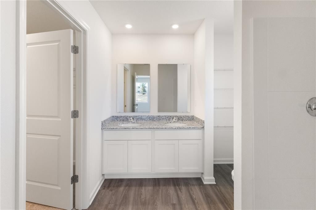 На продажу: $325,888 (4 спален, 2 ванн, 1773 Квадратных фут)