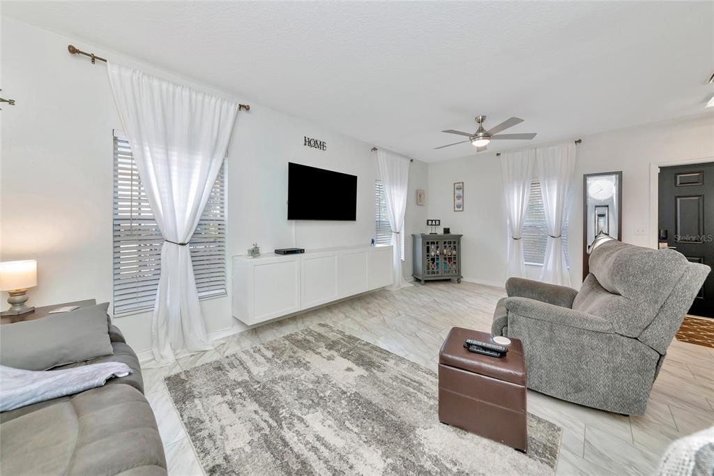 待售: $299,990 (3 贝兹, 2 浴室, 1343 平方英尺)