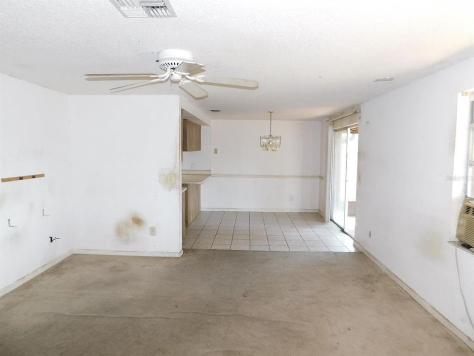 待售: $255,000 (3 贝兹, 2 浴室, 1220 平方英尺)