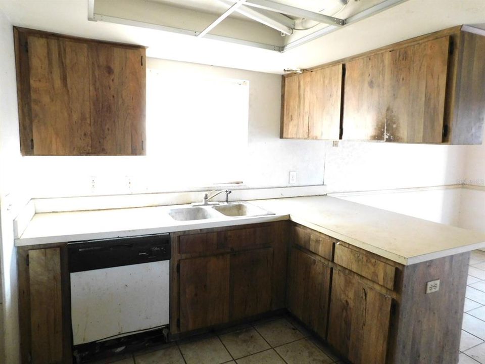 待售: $255,000 (3 贝兹, 2 浴室, 1220 平方英尺)