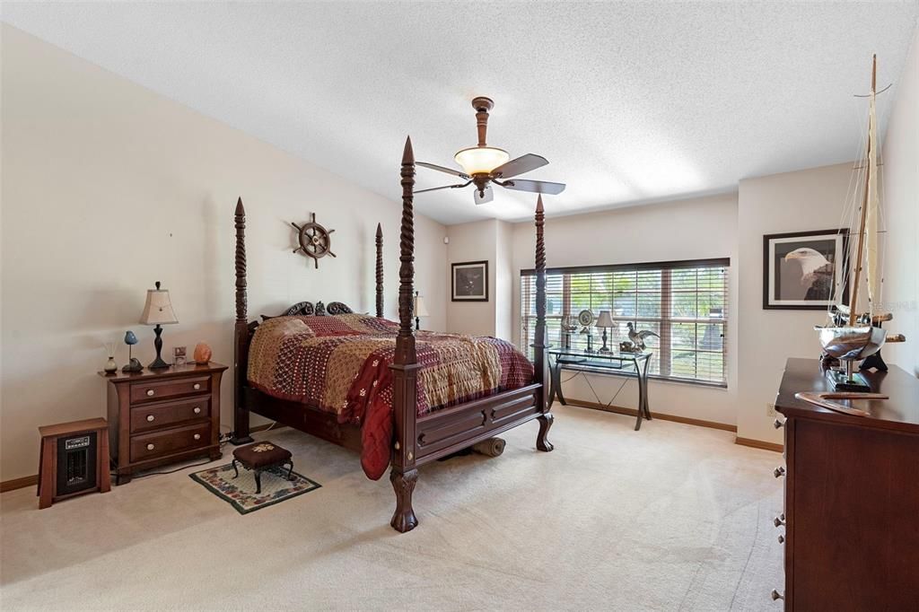 For Sale: $375,000 (3 beds, 2 baths, 2050 Square Feet)