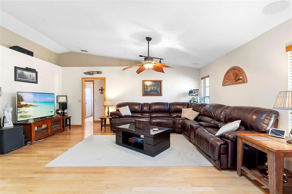 For Sale: $375,000 (3 beds, 2 baths, 2050 Square Feet)