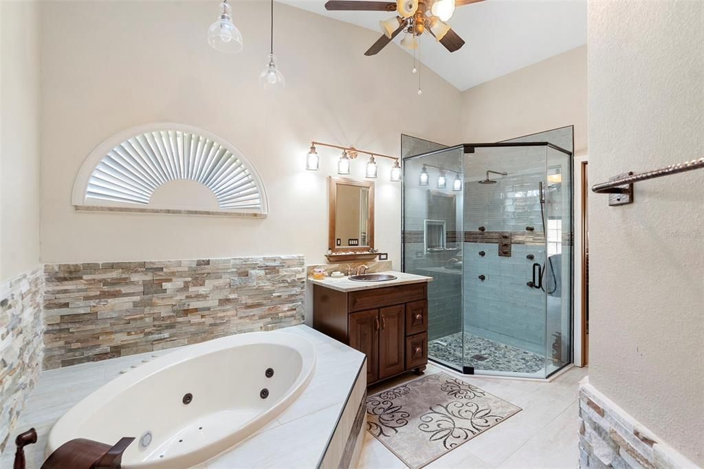 For Sale: $375,000 (3 beds, 2 baths, 2050 Square Feet)