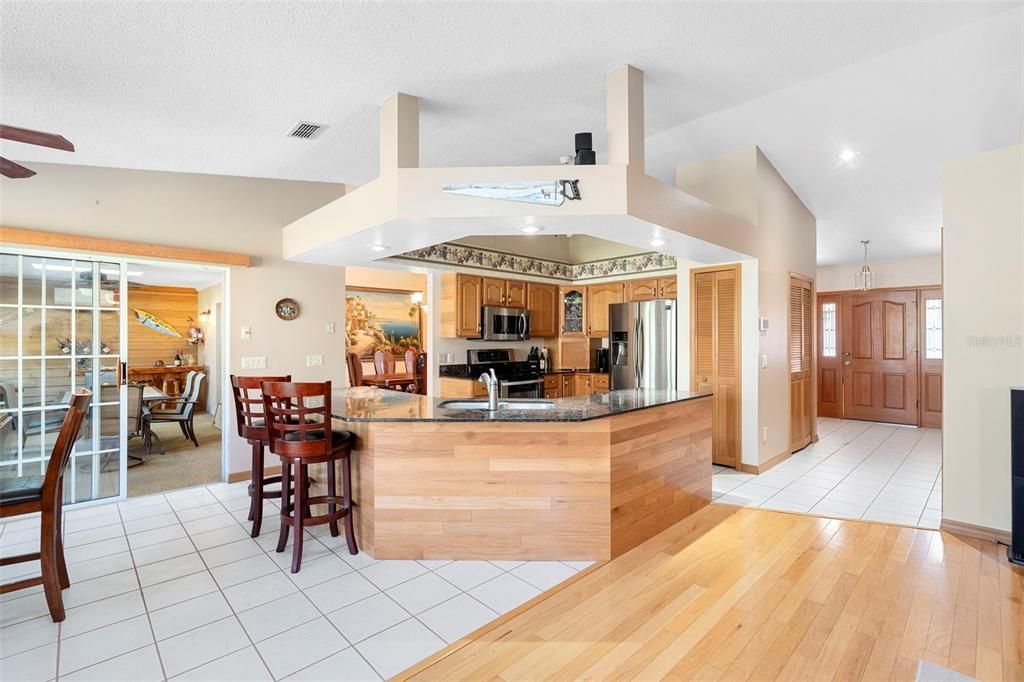 For Sale: $375,000 (3 beds, 2 baths, 2050 Square Feet)