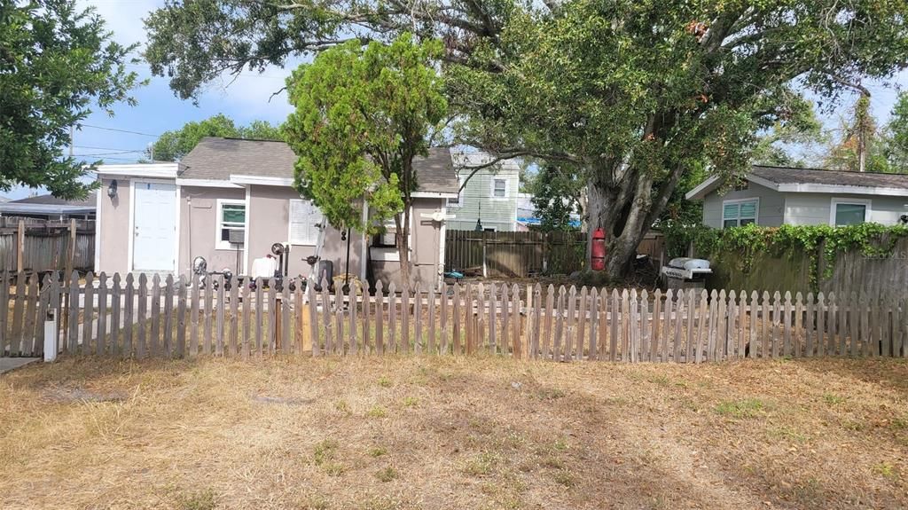 For Sale: $790,000 (12 beds, 0 baths, 882 Square Feet)