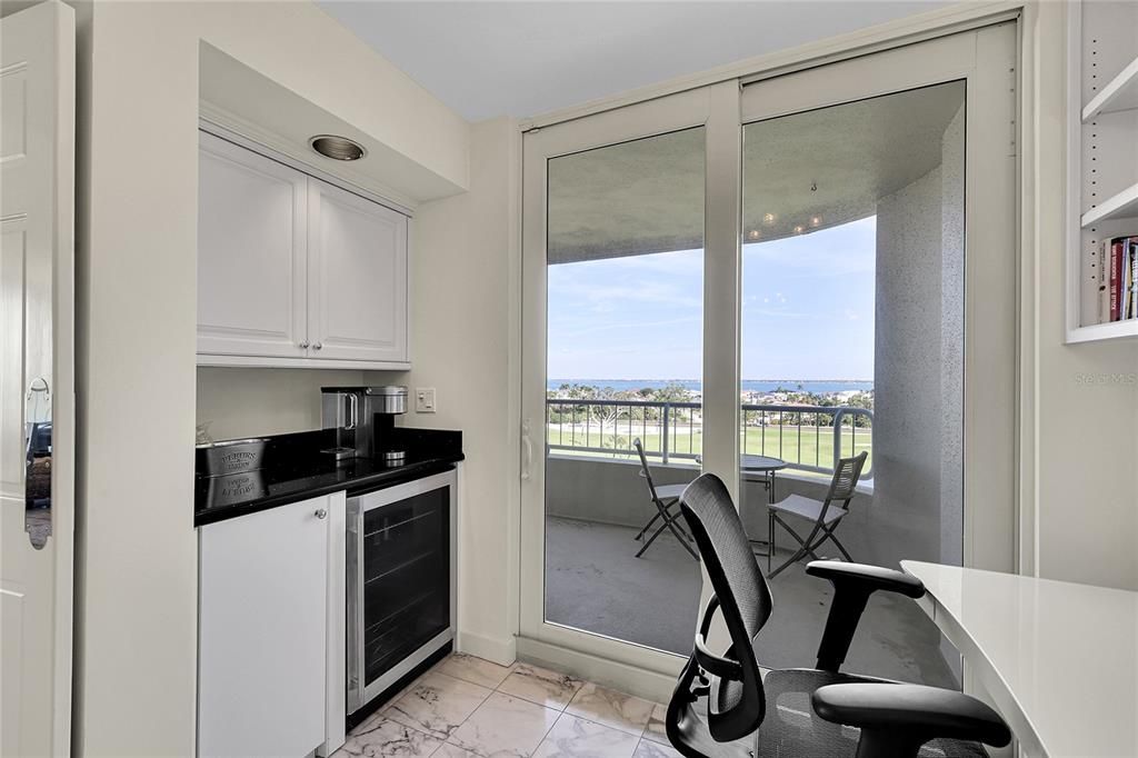 For Sale: $1,499,000 (2 beds, 2 baths, 1602 Square Feet)