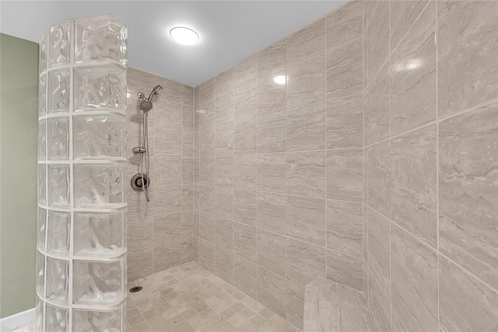 For Sale: $1,499,000 (2 beds, 2 baths, 1602 Square Feet)