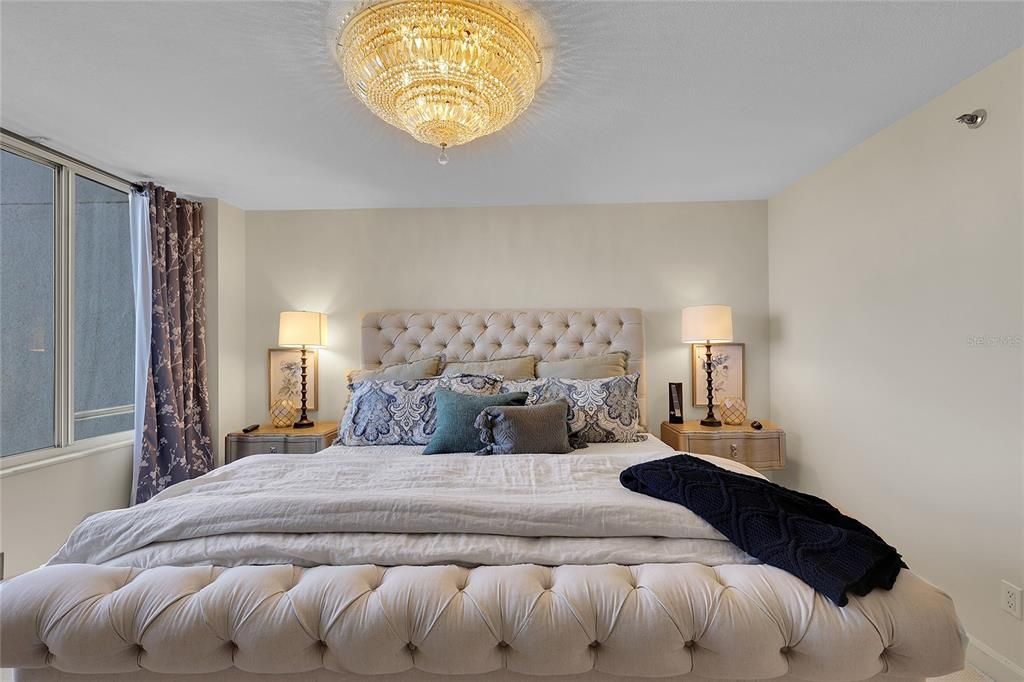 For Sale: $1,499,000 (2 beds, 2 baths, 1602 Square Feet)