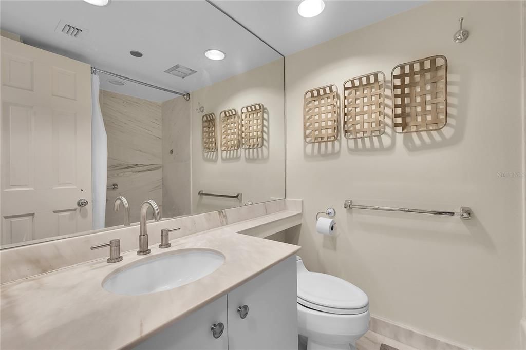 For Sale: $1,499,000 (2 beds, 2 baths, 1602 Square Feet)