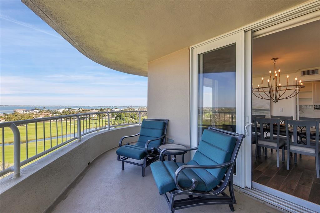 For Sale: $1,499,000 (2 beds, 2 baths, 1602 Square Feet)