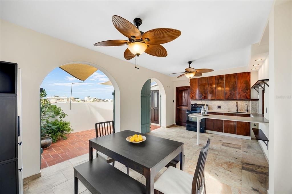 En Venta: $695,000 (1 camas, 1 baños, 1004 Pies cuadrados)