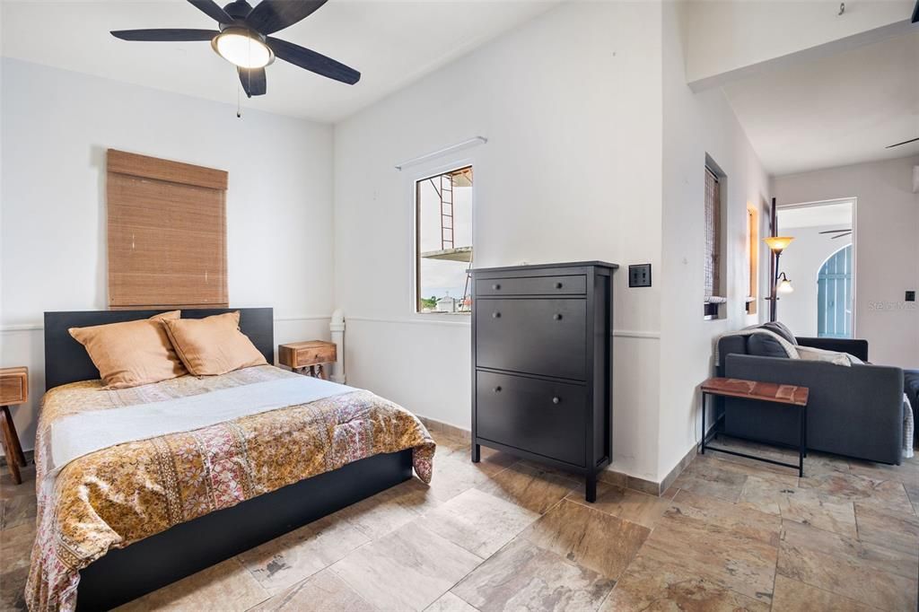 En Venta: $695,000 (1 camas, 1 baños, 1004 Pies cuadrados)