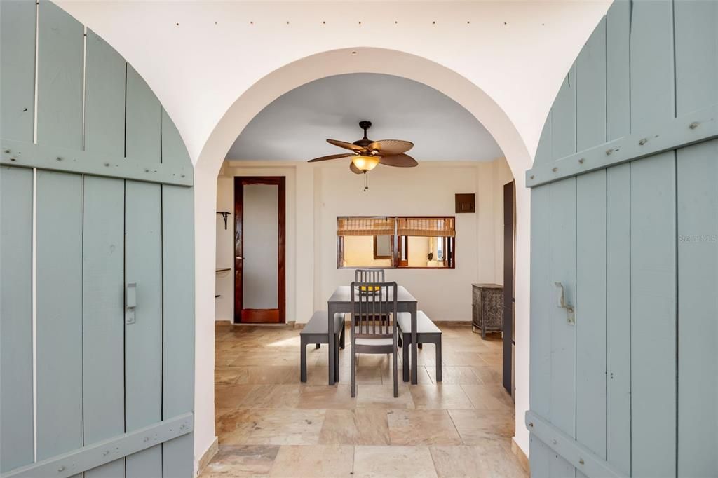 En Venta: $695,000 (1 camas, 1 baños, 1004 Pies cuadrados)