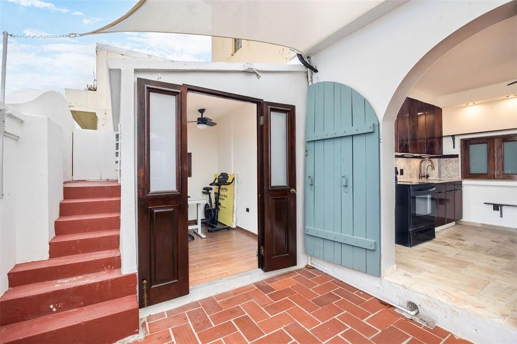 En Venta: $695,000 (1 camas, 1 baños, 1004 Pies cuadrados)