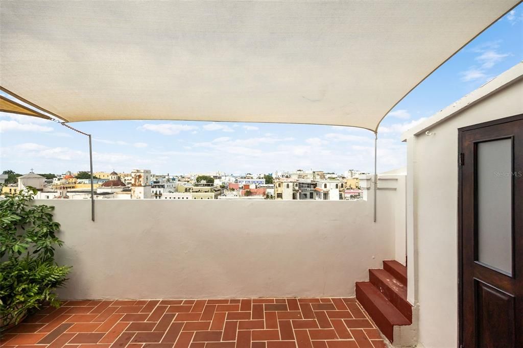 En Venta: $695,000 (1 camas, 1 baños, 1004 Pies cuadrados)