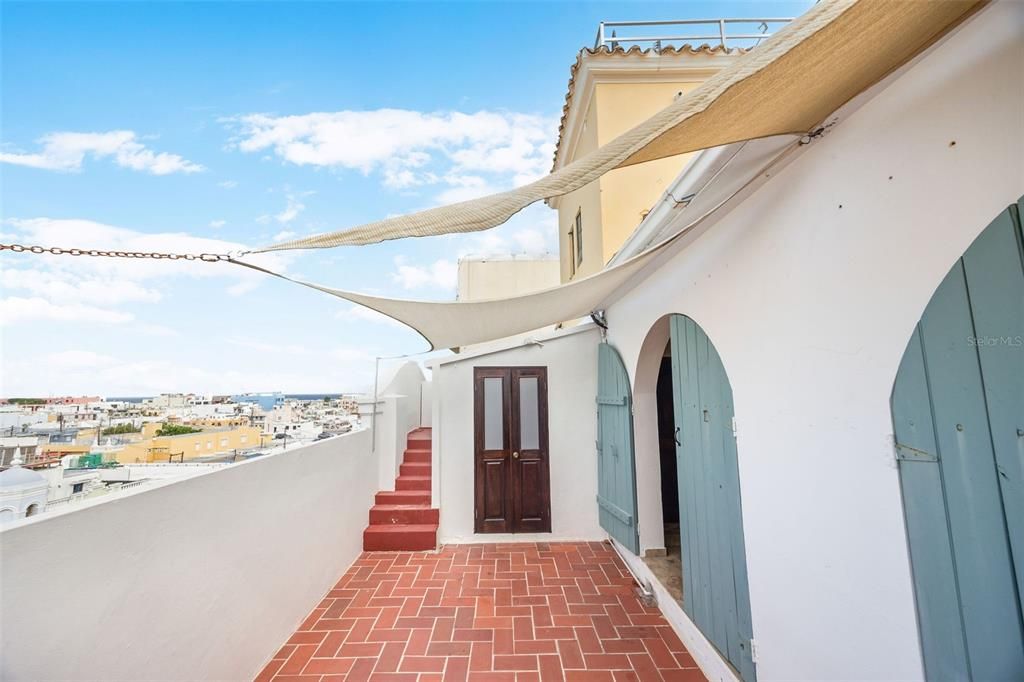 En Venta: $695,000 (1 camas, 1 baños, 1004 Pies cuadrados)