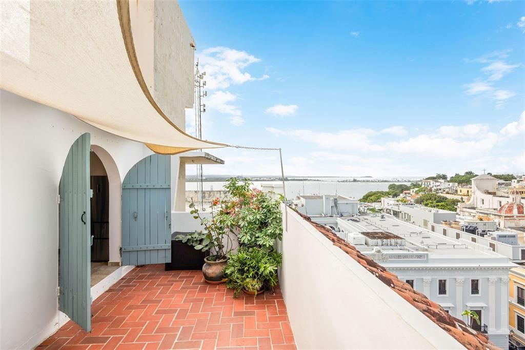 En Venta: $695,000 (1 camas, 1 baños, 1004 Pies cuadrados)