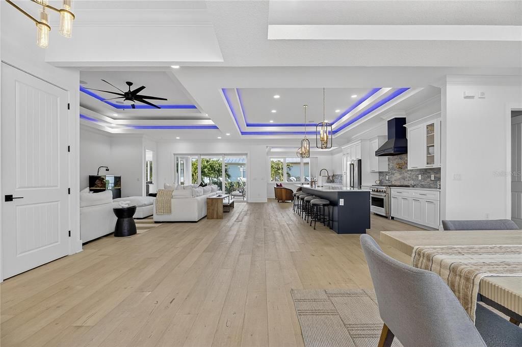 En Venta: $769,000 (4 camas, 3 baños, 2952 Pies cuadrados)