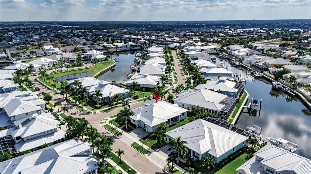 En Venta: $769,000 (4 camas, 3 baños, 2952 Pies cuadrados)