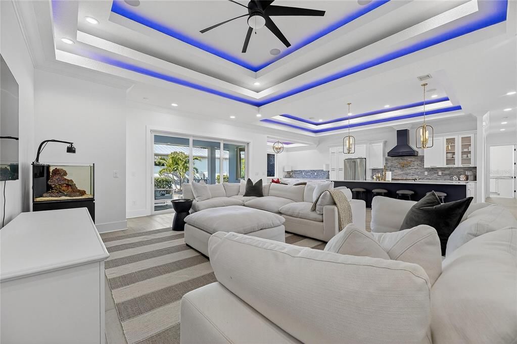 En Venta: $769,000 (4 camas, 3 baños, 2952 Pies cuadrados)