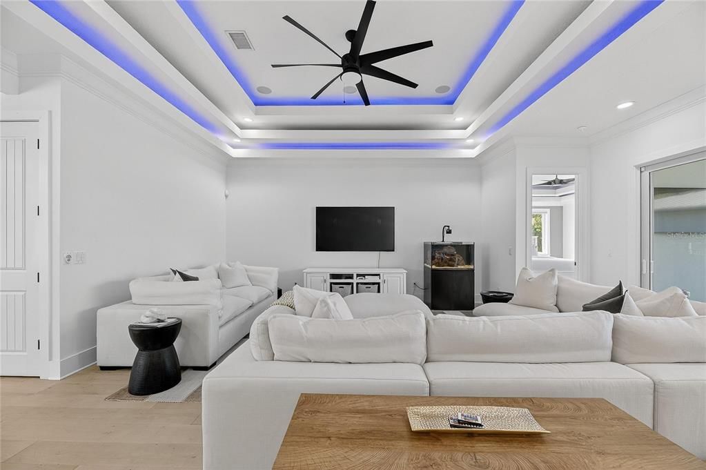 En Venta: $769,000 (4 camas, 3 baños, 2952 Pies cuadrados)