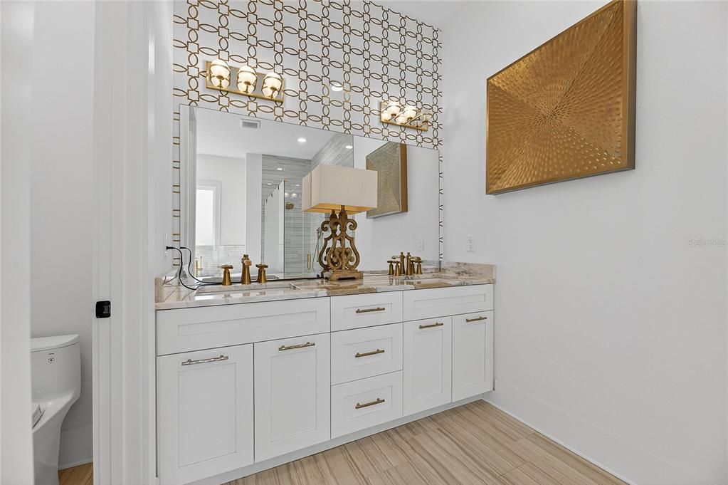 En Venta: $769,000 (4 camas, 3 baños, 2952 Pies cuadrados)