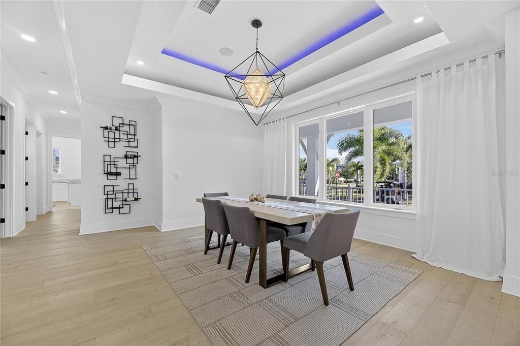 En Venta: $769,000 (4 camas, 3 baños, 2952 Pies cuadrados)