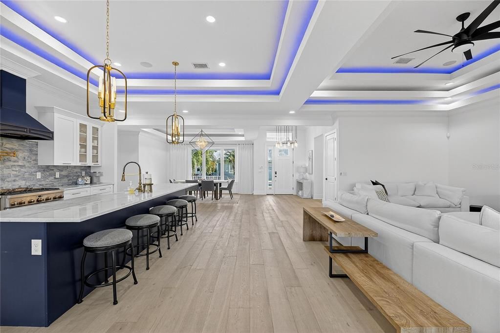 En Venta: $769,000 (4 camas, 3 baños, 2952 Pies cuadrados)