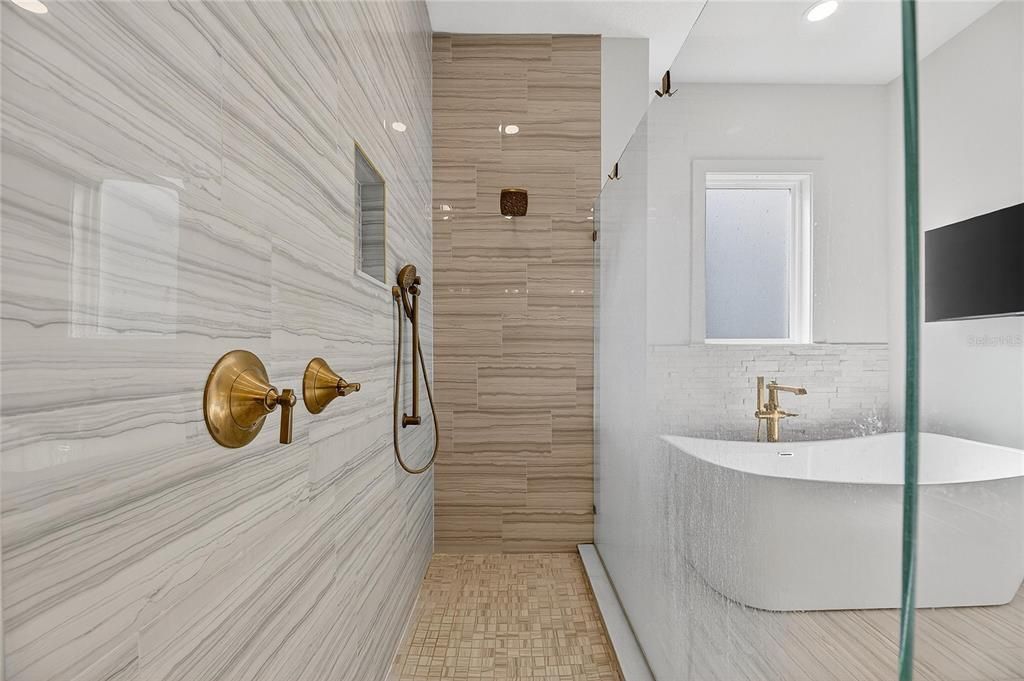 En Venta: $769,000 (4 camas, 3 baños, 2952 Pies cuadrados)