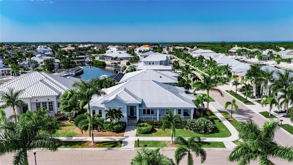 En Venta: $769,000 (4 camas, 3 baños, 2952 Pies cuadrados)