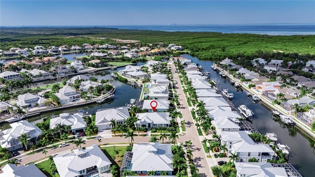 En Venta: $769,000 (4 camas, 3 baños, 2952 Pies cuadrados)