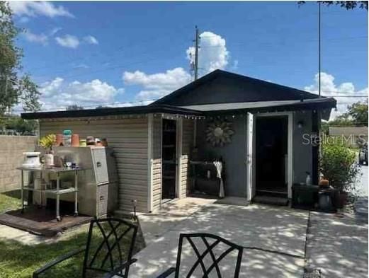 For Sale: $224,999 (2 beds, 2 baths, 770 Square Feet)