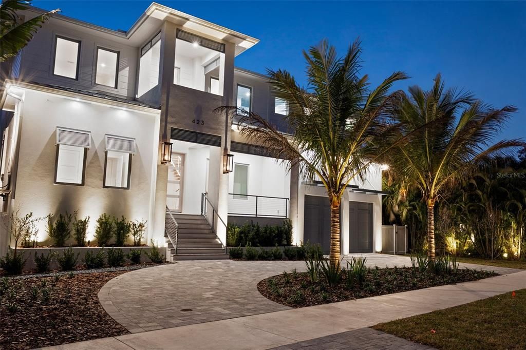 For Sale: $3,395,000 (5 beds, 5 baths, 5197 Square Feet)