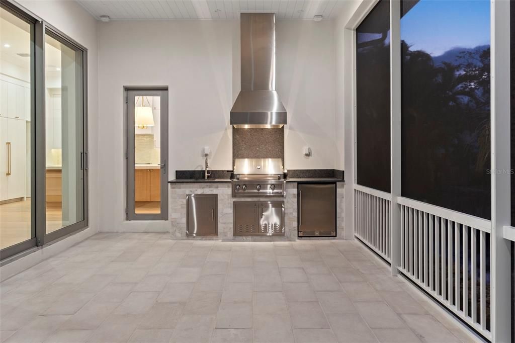 For Sale: $3,395,000 (5 beds, 5 baths, 5197 Square Feet)