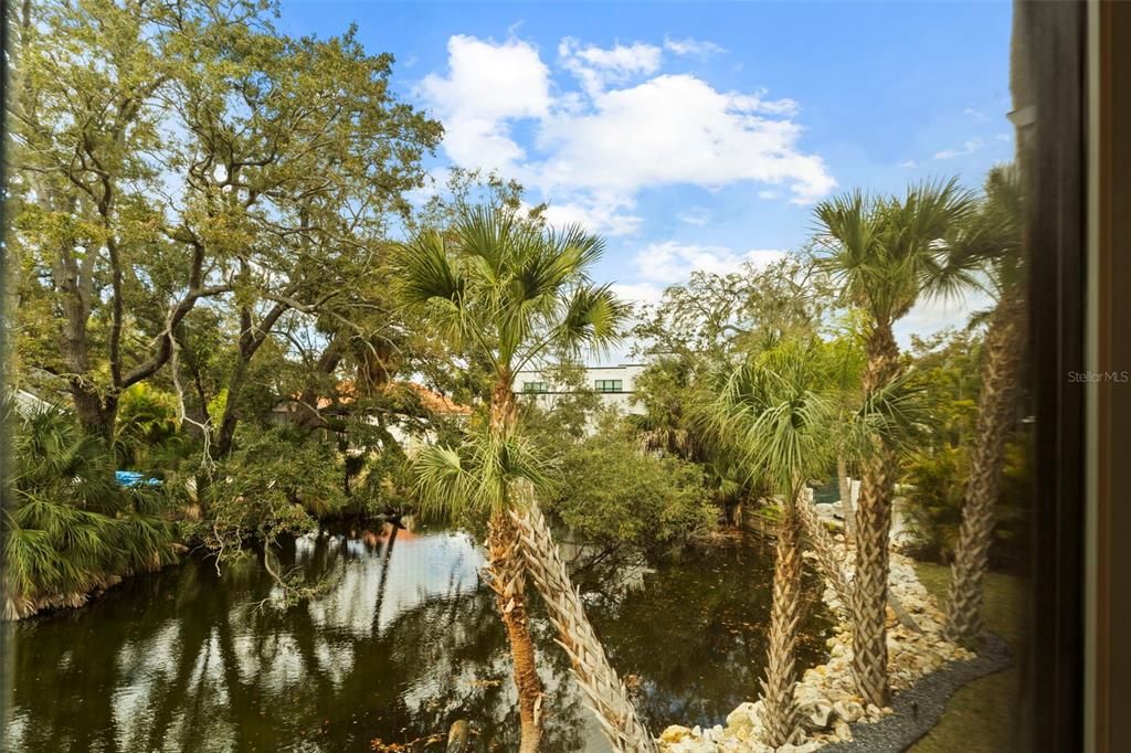 For Sale: $3,395,000 (5 beds, 5 baths, 5197 Square Feet)