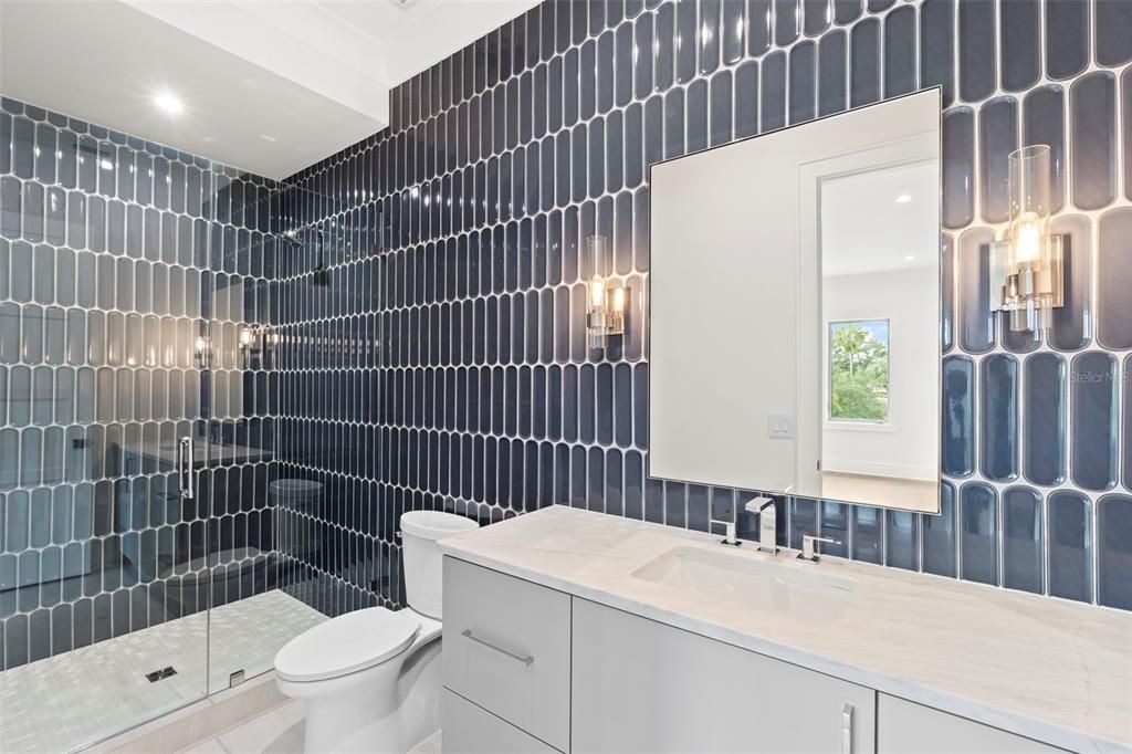 For Sale: $3,395,000 (5 beds, 5 baths, 5197 Square Feet)