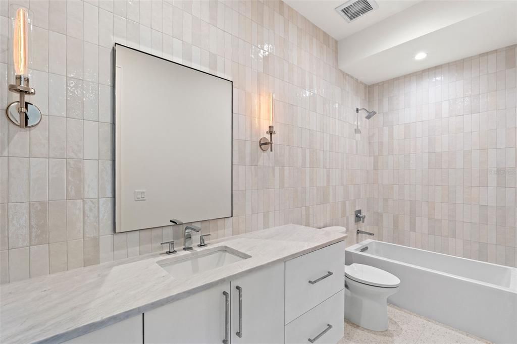 For Sale: $3,395,000 (5 beds, 5 baths, 5197 Square Feet)