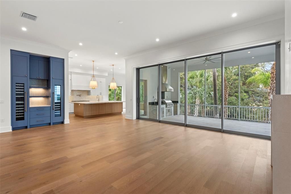 For Sale: $3,395,000 (5 beds, 5 baths, 5197 Square Feet)