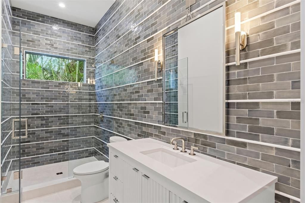 For Sale: $3,395,000 (5 beds, 5 baths, 5197 Square Feet)