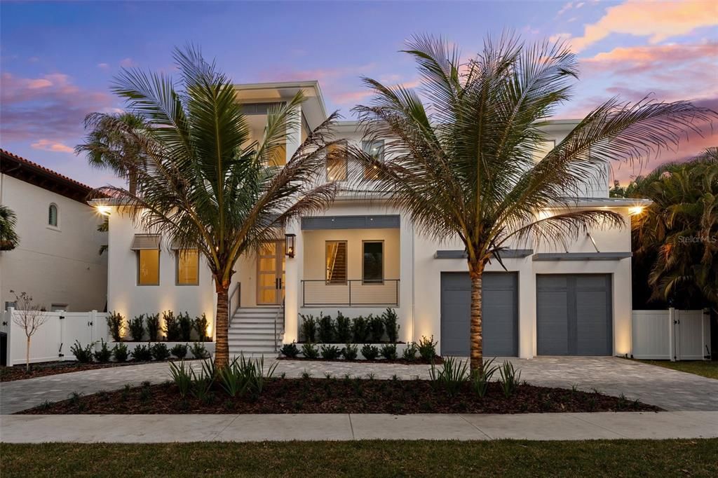 For Sale: $3,395,000 (5 beds, 5 baths, 5197 Square Feet)