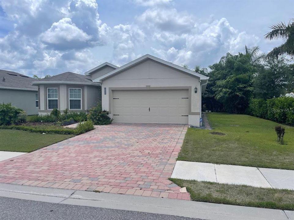 For Rent: $2,995 (3 beds, 2 baths, 1736 Square Feet)