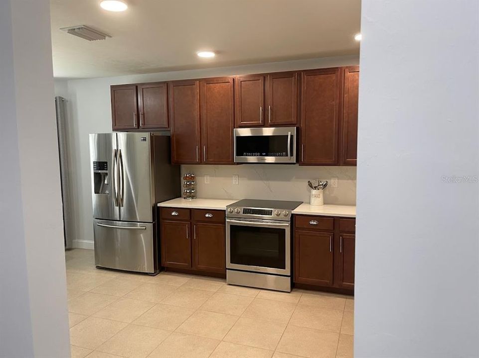 For Rent: $2,995 (3 beds, 2 baths, 1736 Square Feet)