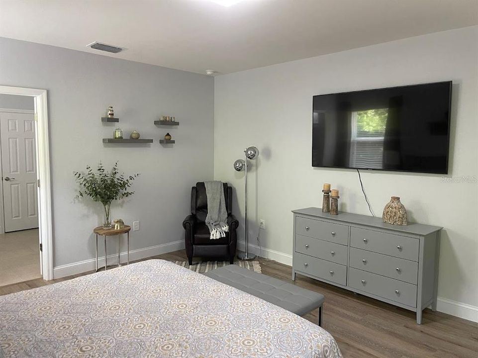 For Rent: $2,995 (3 beds, 2 baths, 1736 Square Feet)