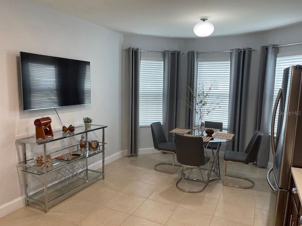 For Rent: $2,995 (3 beds, 2 baths, 1736 Square Feet)