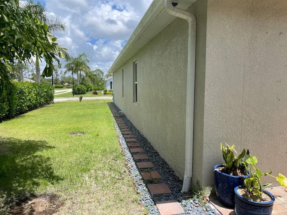 For Rent: $2,995 (3 beds, 2 baths, 1736 Square Feet)