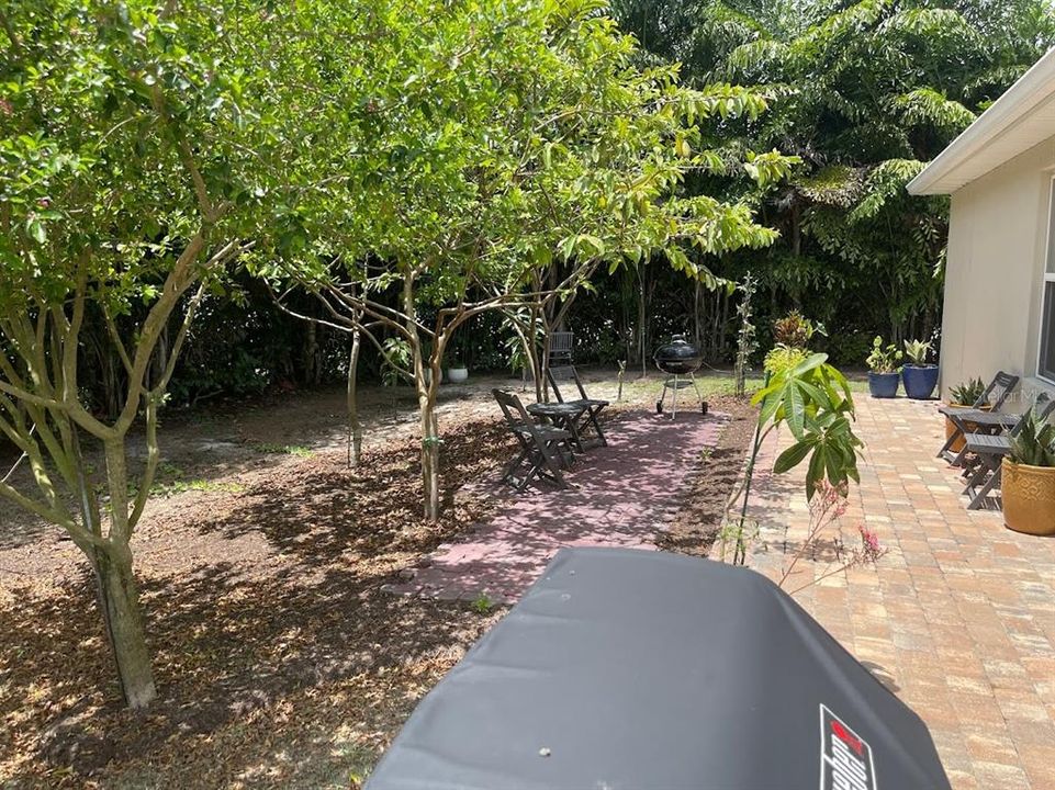 For Rent: $2,995 (3 beds, 2 baths, 1736 Square Feet)