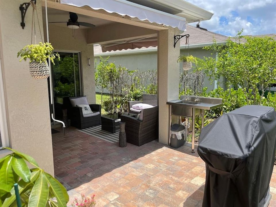 For Rent: $2,995 (3 beds, 2 baths, 1736 Square Feet)