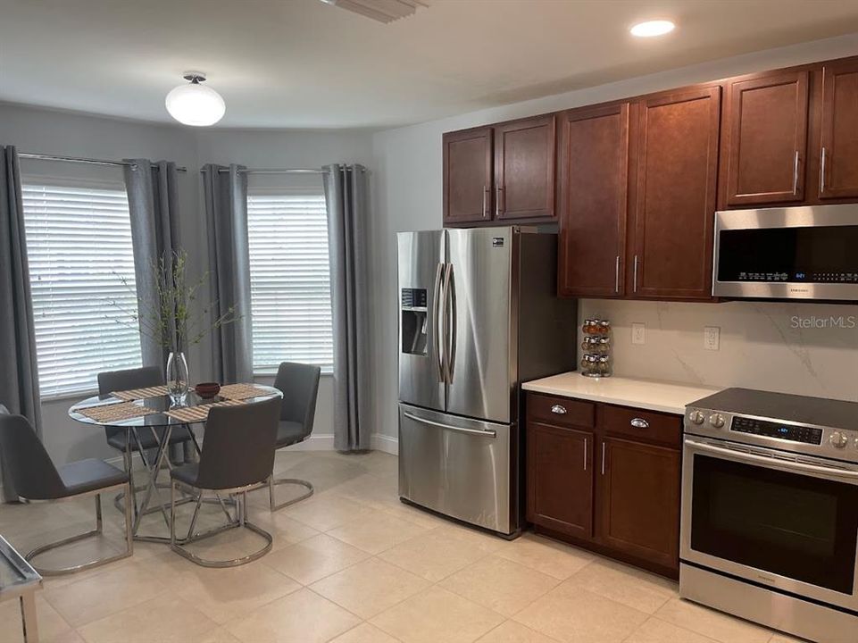For Rent: $2,995 (3 beds, 2 baths, 1736 Square Feet)